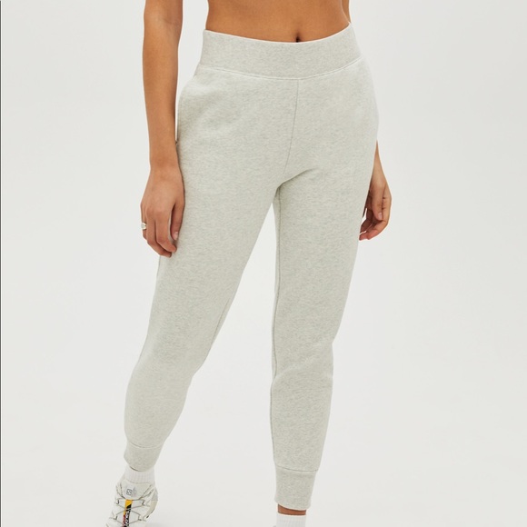 TNA the Perfect Jogger. Aritzia sweatpants. - Picture 3 of 5